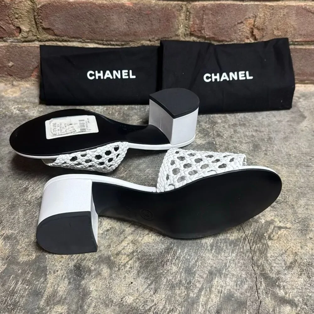 Authentic CHANEL 2021 White Woven Leather Interlocking CC Logo Slide Mules Size